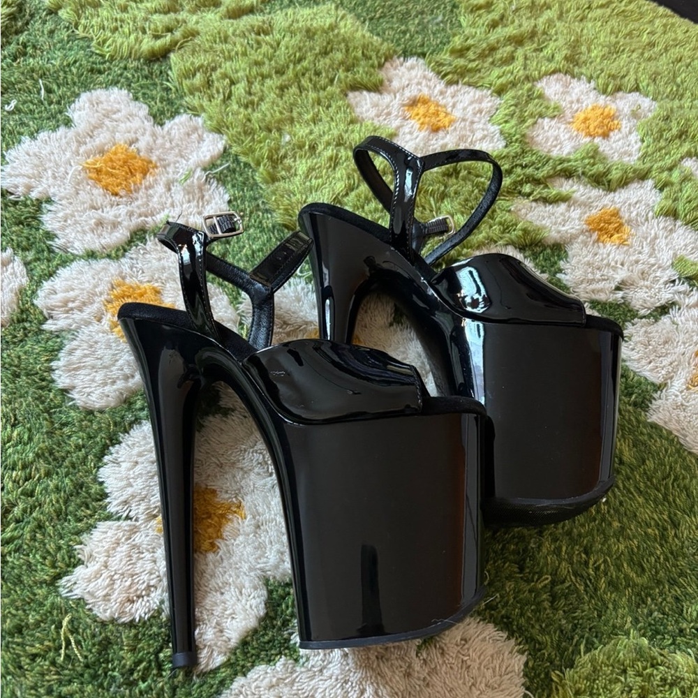 Pleaser Women's Flamingo-809 Ankle-Strap Sandal Black Patent Leather